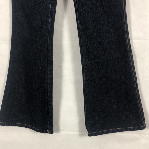 GLO - Picture 3 of 10